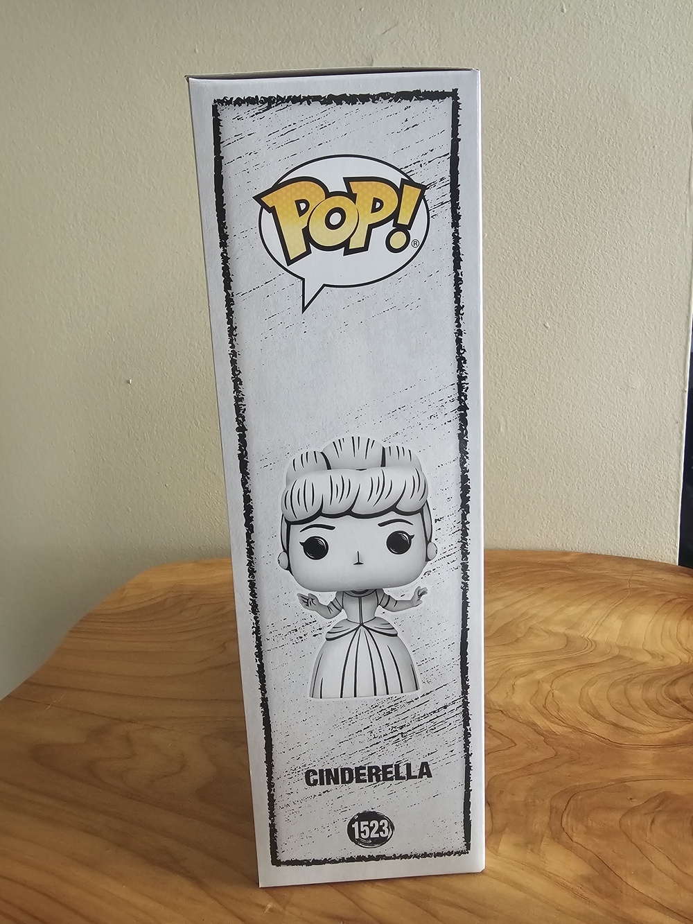Funko Pop! Disney Cinderella Monochrome White Figure - Picture 5 of 7